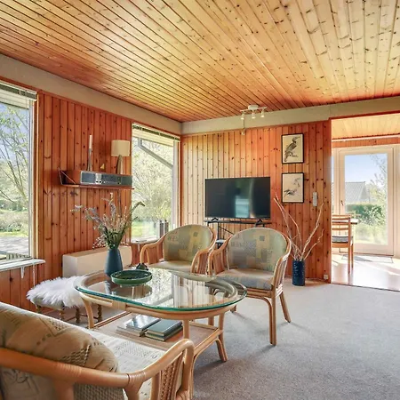 Cozy Close To The And Attractions Semesterbostad